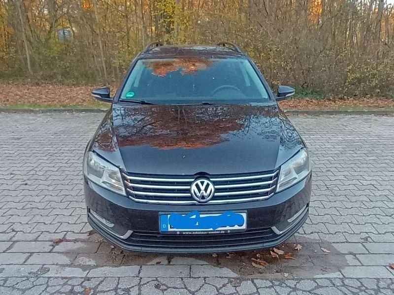 Schwarz Gebraucht 2011 VW Passat Kombi | 3.500 € (Superpreis) - Bild 1/4