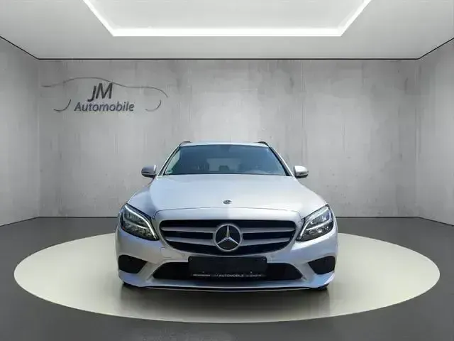 Gebraucht Mercedes C220 194 PS (142 kW) 2020 Silber Limousine