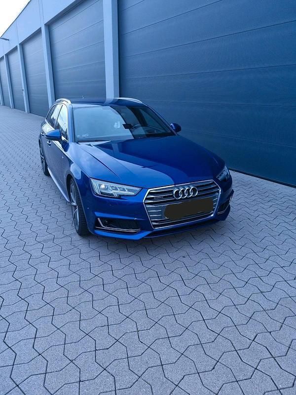 Blau Gebraucht 2017 Audi A4 Exclusive Kombi | 23.790 € (Fairer Preis) - Bild 1/4