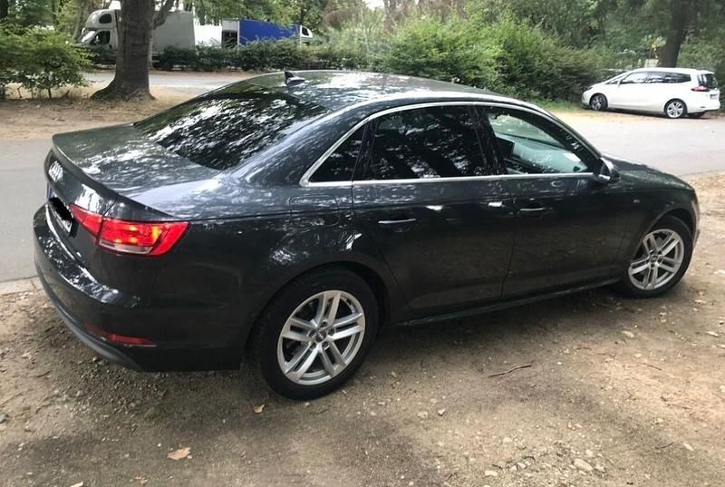 Gebraucht Audi A4 Sport 150 PS (110 kW) 2017 Schwarz Limousine