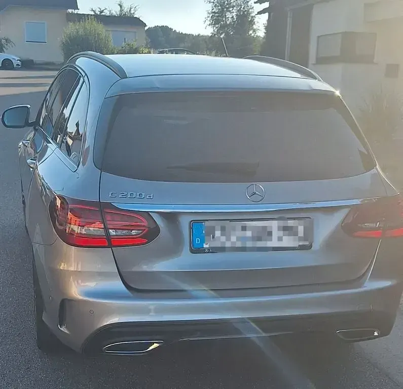 Gebraucht Mercedes C200 AMG line 160 PS (117 kW) 2020 Andere farben Limousine