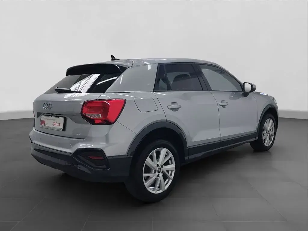 Używany Audi Q2 Advanced 150 KM (110 kW) 2025 Srebrny SUV