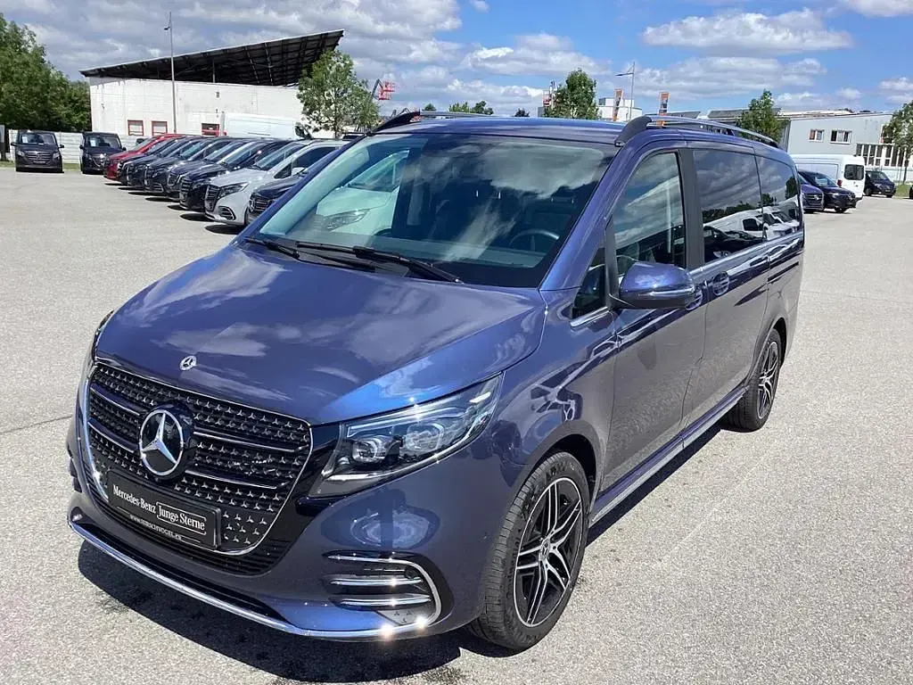 Gebraucht Mercedes V250 Avantgarde 190 PS (139 kW) 2025 Blau Van / Kleinbus