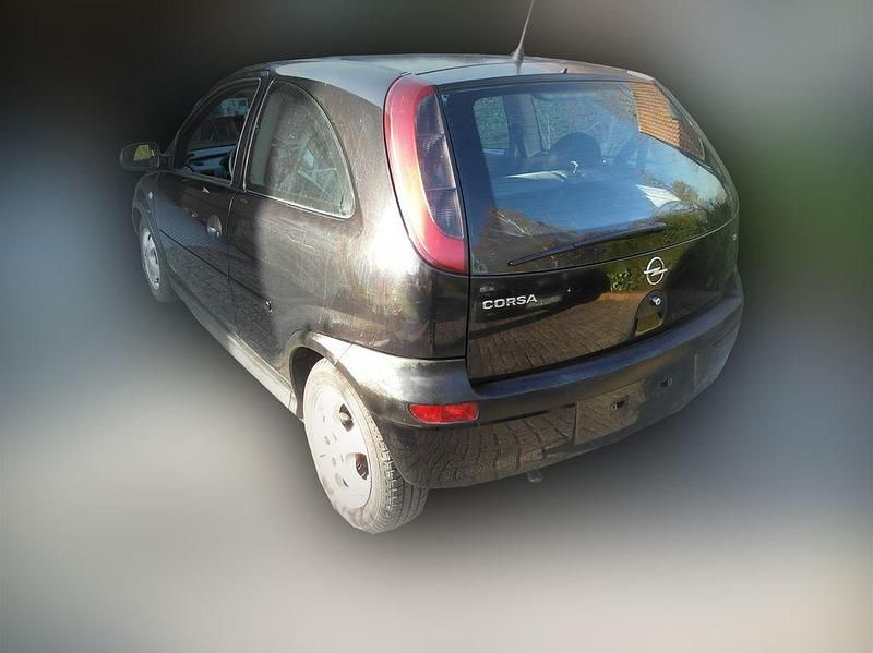Używany Opel Corsa 75 KM (55 kW) 2002 Czarny Hatchback