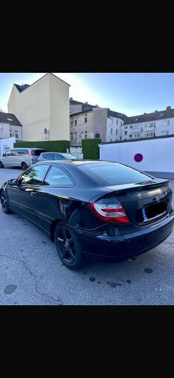 Gebraucht Mercedes C180 143 PS (105 kW) 2005 Schwarz Coupé