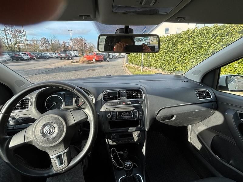 Second-hand VW Polo 75 CP (55 kW) 2012 Alb Hatchback