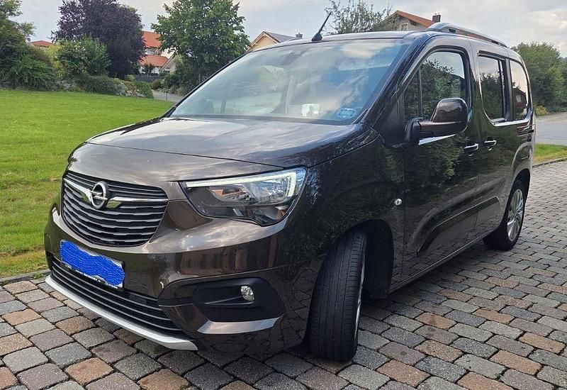 Braun Gebraucht 2019 Opel Combo Life Innovation Van / Kleinbus | 16.990 € (Guter Preis) - Bild 1/4