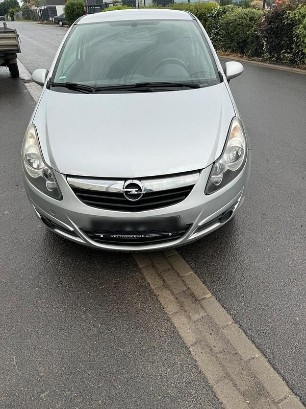 Silber Gebraucht 2010 Opel Corsa Edition Kleinwagen | 1.990 € (Guter Preis) - Bild 1/4