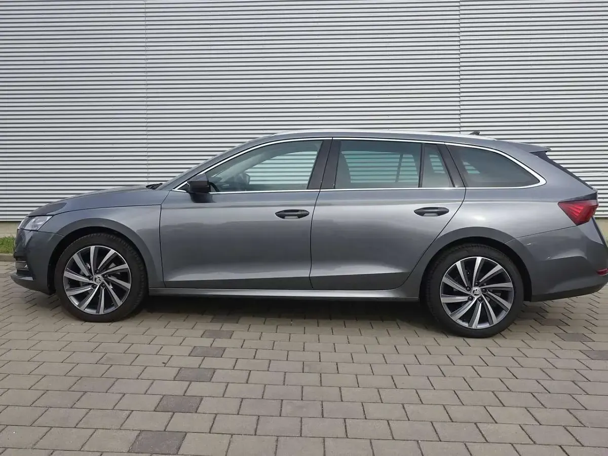 Gebraucht Skoda Octavia Selection 150 PS (110 kW) 2024 Grau Kombi