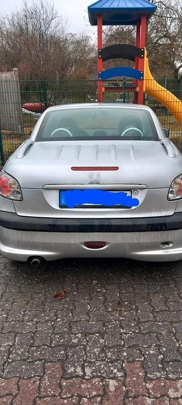 Gebraucht Peugeot 206 CC 110 PS (80 kW) 2002 Silber Cabrio
