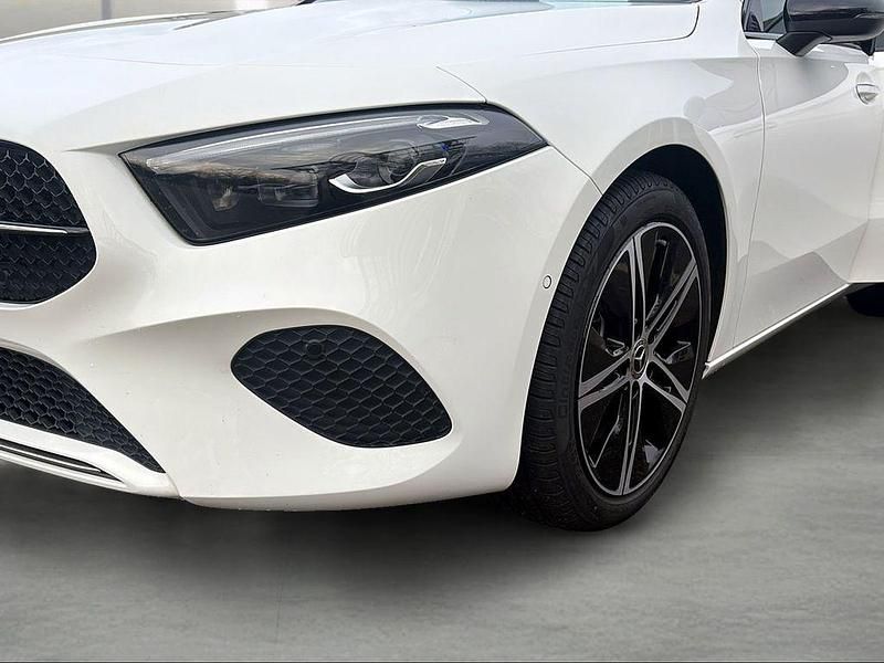 Gebraucht Mercedes A250 Progressive 224 PS (164 kW) 2024 Weiß Limousine