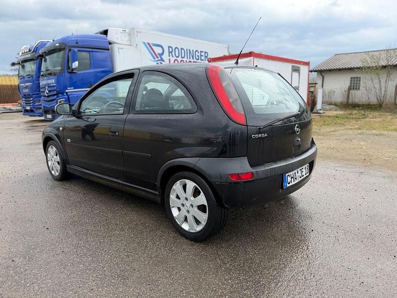 Usata Opel Corsa 75 CV (55 kW) 2003 Nero Utilitaria