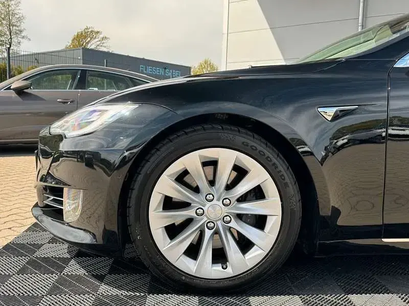 Gebraucht Tesla Model S 386 kW (525 PS) 2018 Solid black Kleinwagen