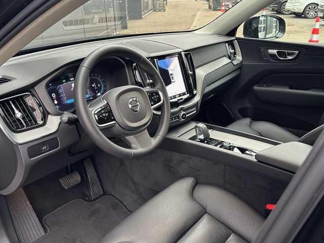 Gebraucht Volvo XC60 Plus 197 PS (144 kW) 2024 Schwarz SUV