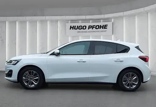 Gebraucht Ford Focus Titanium 125 PS (91 kW) 2022 Weiß Limousine