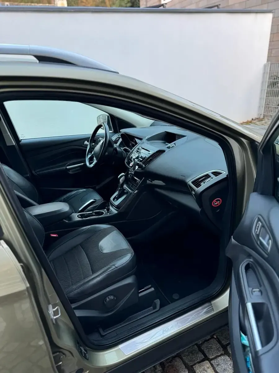 Gebraucht Ford Kuga 150 PS (110 kW) 2015 Braun SUV