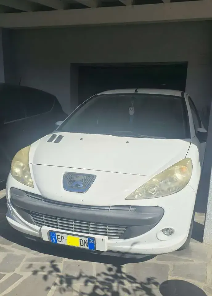 Gebraucht Peugeot 206 60 PS (44 kW) 2012 Limousine