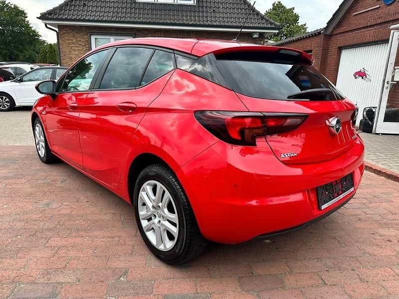 Gebraucht Opel Astra Edition 125 PS (91 kW) 2017 Rot Limousine