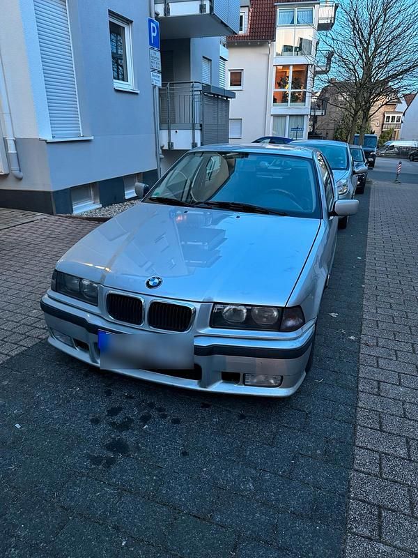 Silber Gebraucht 2000 BMW 316 Kleinwagen | 1.500 € (Guter Preis) - Bild 1/4