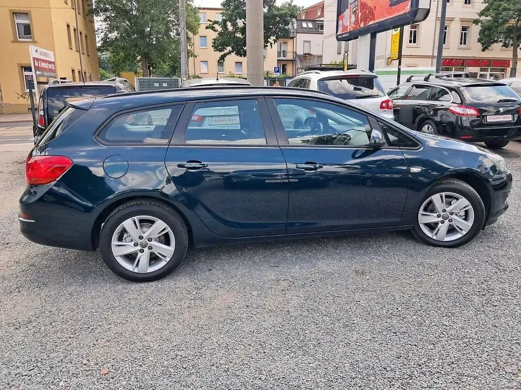 Gebraucht Opel Astra Style 136 PS (100 kW) 2015 Grün Kombi
