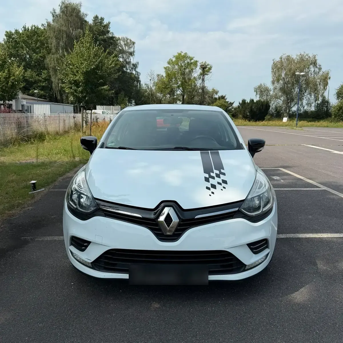 Gebraucht Renault Clio LIMITED 75 PS (55 kW) 2018 Weiß Kleinwagen