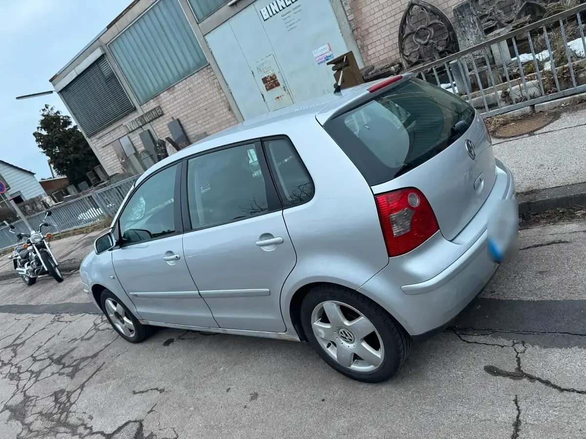 Gebraucht VW Polo 75 PS (55 kW) 2004 Silber Kleinwagen