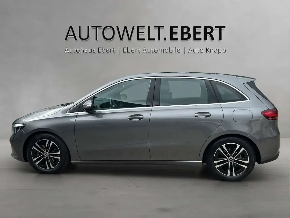 Gebraucht Mercedes B200 150 PS (110 kW) 2025 Grau Kleinwagen