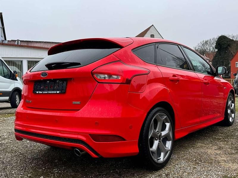 Brugt Ford Focus ST-Line 182 HK (133 kW) 2018 Rød Sedan