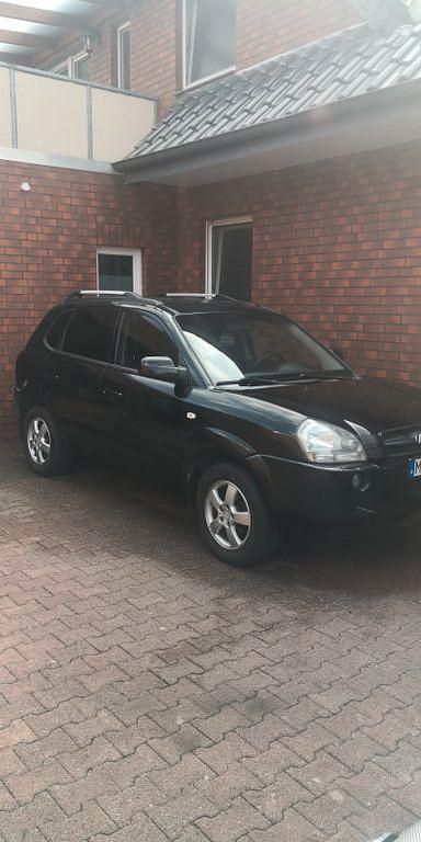 Schwarz Gebraucht 2006 Hyundai Tucson SUV | 3.700 € (Etwas zu teuer) - Bild 1/4
