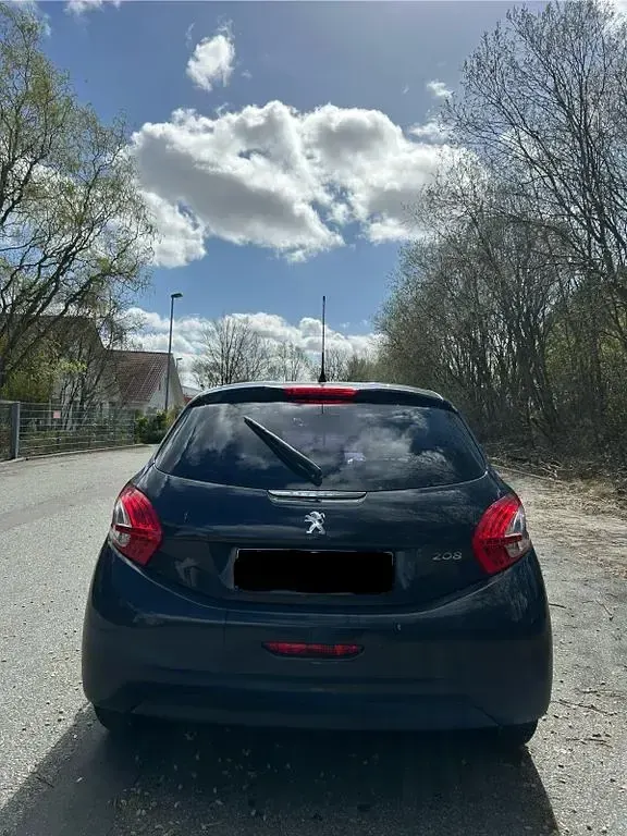 Gebraucht Peugeot 208 Access 68 PS (50 kW) 2015 Kleinwagen
