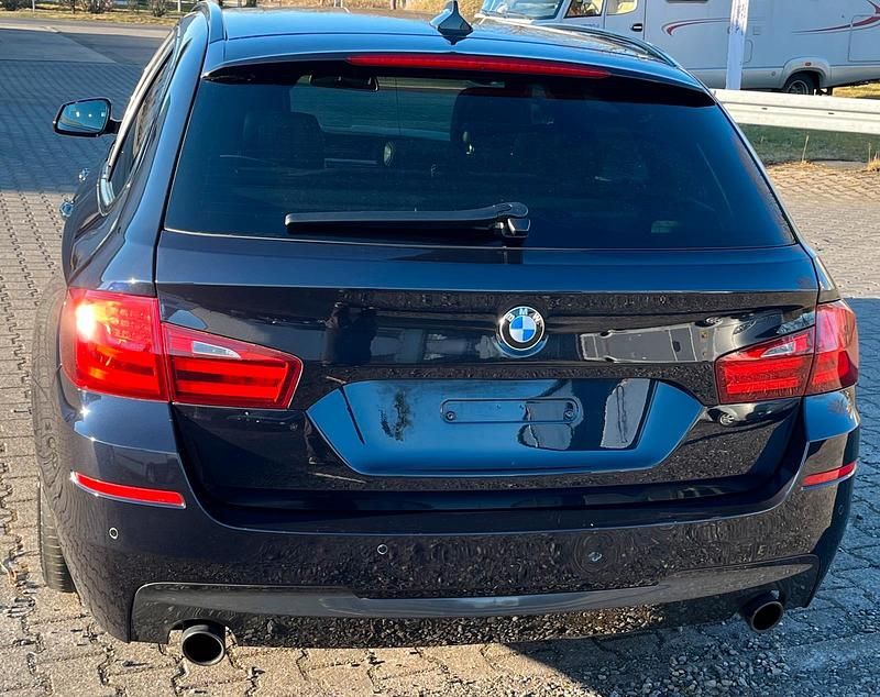 Gebraucht BMW 535 313 PS (230 kW) 2012 Blau Kombi