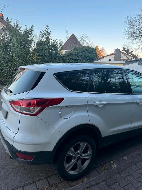 Gebraucht Ford Kuga 150 PS (110 kW) 2016 SUV