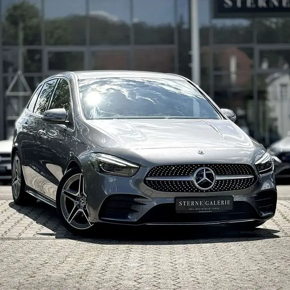 Gebraucht Mercedes B200 AMG line 163 PS (119 kW) 2019 Grau Kleinwagen