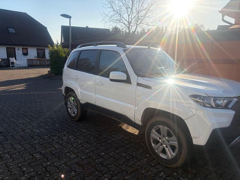Gebraucht Lada niva 81 PS (59 kW) 2021 Weiß SUV