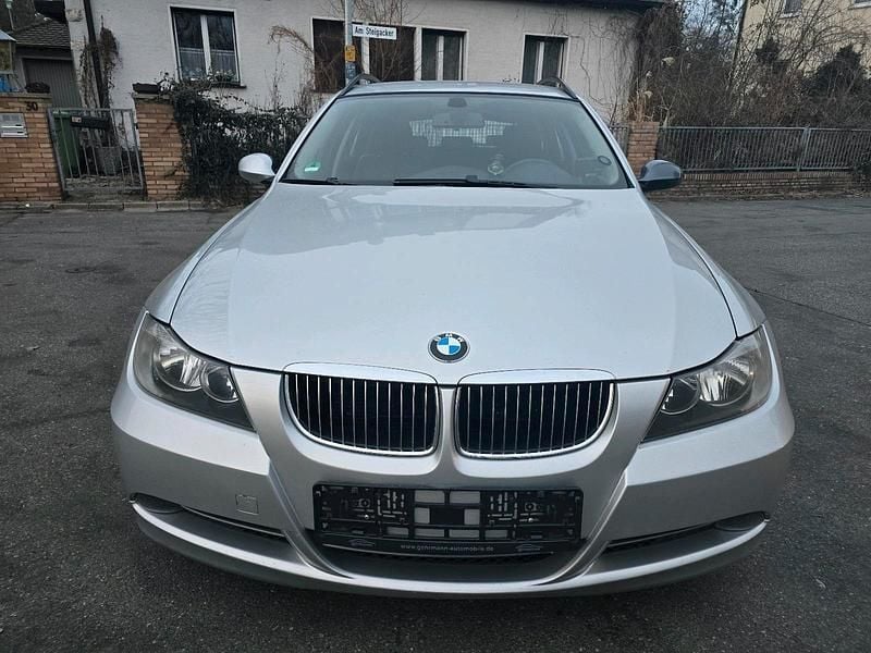 Silber Gebraucht 2005 BMW 330 Kombi | 4.290 € (Superpreis) - Bild 1/4