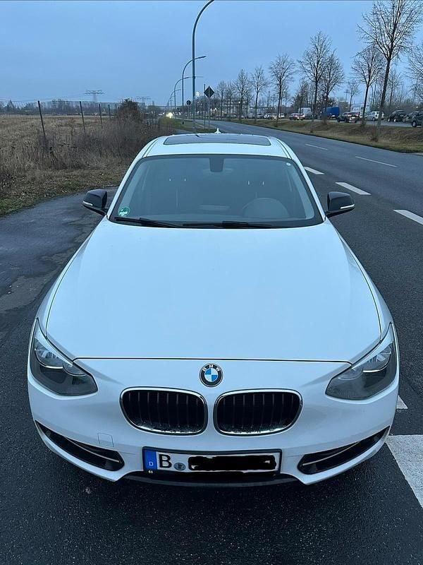 Gebraucht BMW 118 Sport Line 143 PS (105 kW) 2014 Weiß Kleinwagen