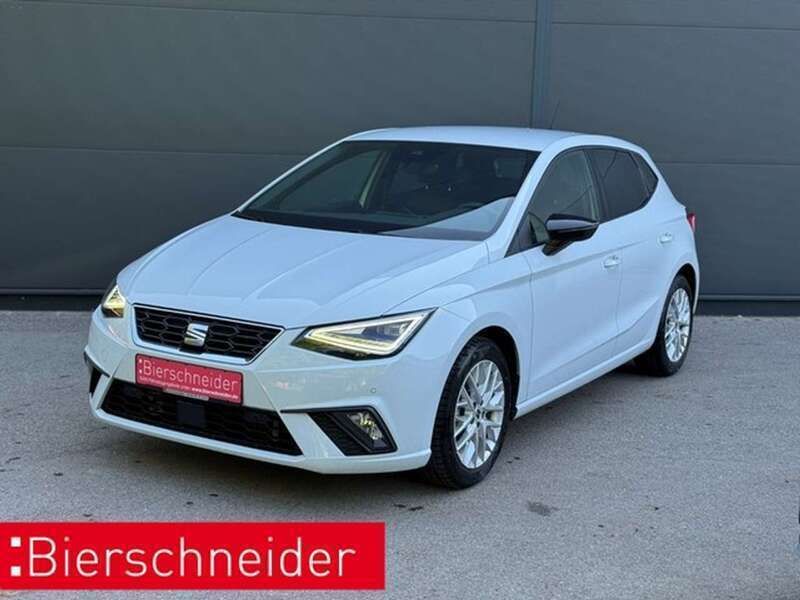 Weiss Gebraucht 2024 Seat Ibiza FR Limousine | 21.990 € (Fairer Preis) - Bild 1/4