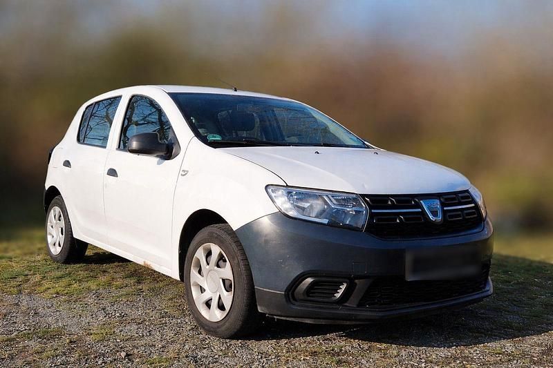 Usado Dacia Sandero 73 HP (53 kW) 2017 Branco Sedan