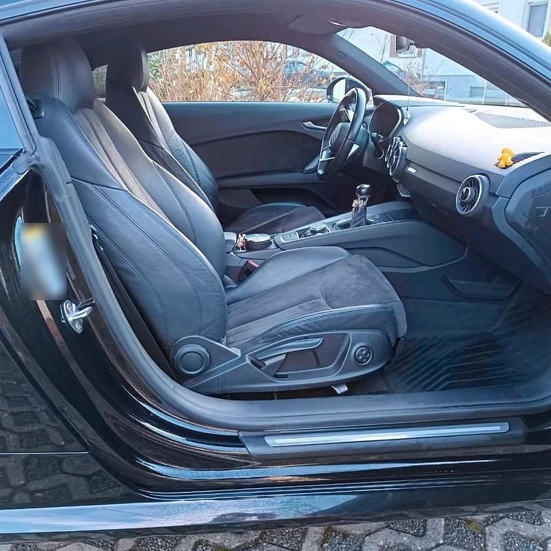Używany Audi TT Ambiente 179 KM (131 kW) 2016 Czarny Coupe