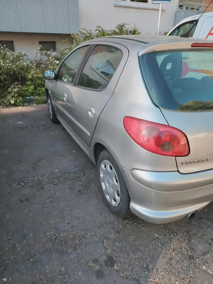 Gebraucht Peugeot 206 80 PS (58 kW) 2006 Silber Kleinwagen