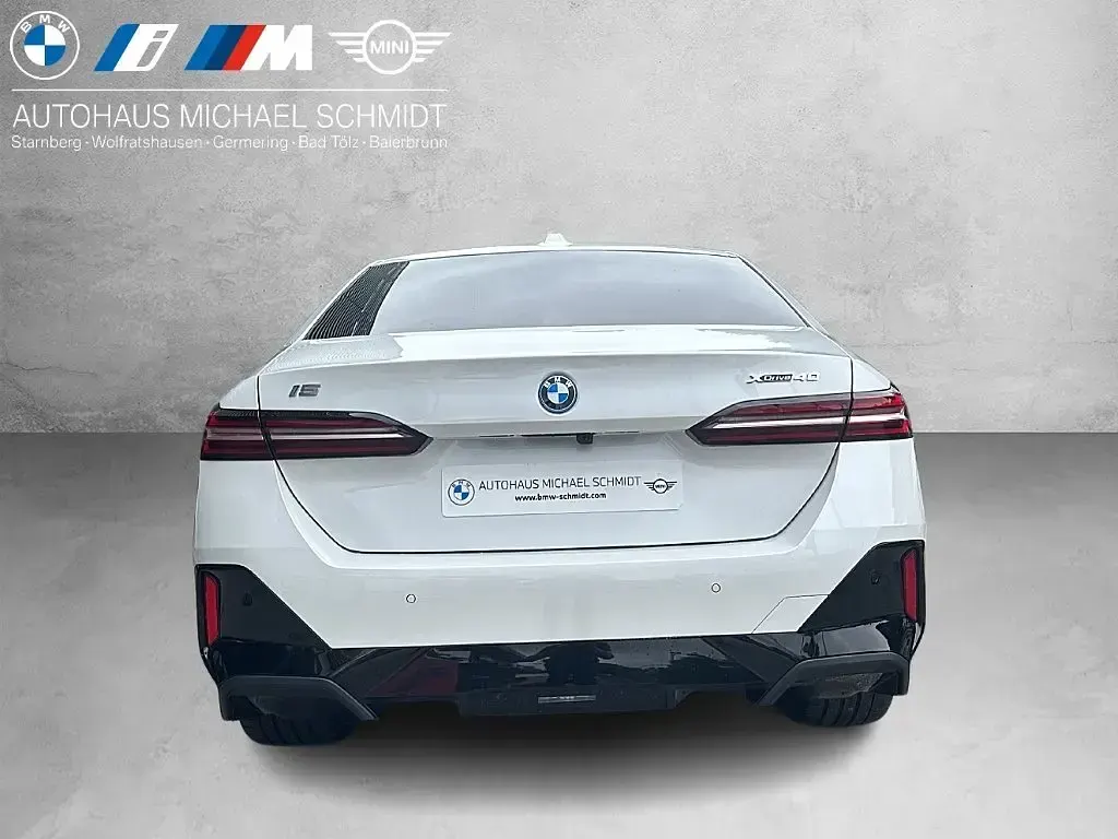 Gebraucht BMW i5 M Sport 289 kW (394 PS) 2025 Mineralweiss Limousine