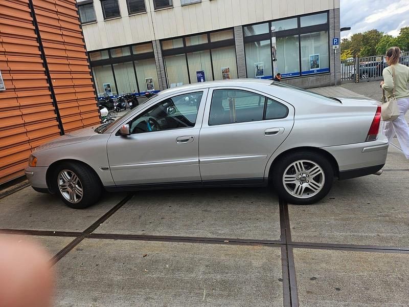 Silber Gebraucht 2005 Volvo S60 Limousine | 4.000 € - Bild 1/4