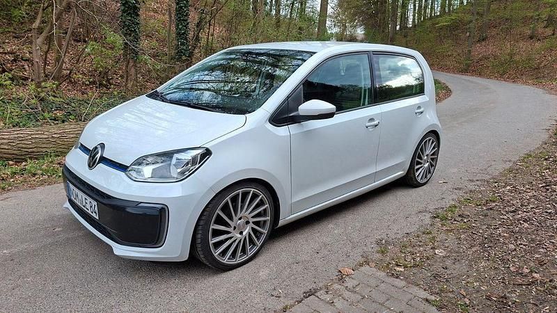 Second-hand VW e-up! 61 kW (83 CP) 2020 Alb Hatchback
