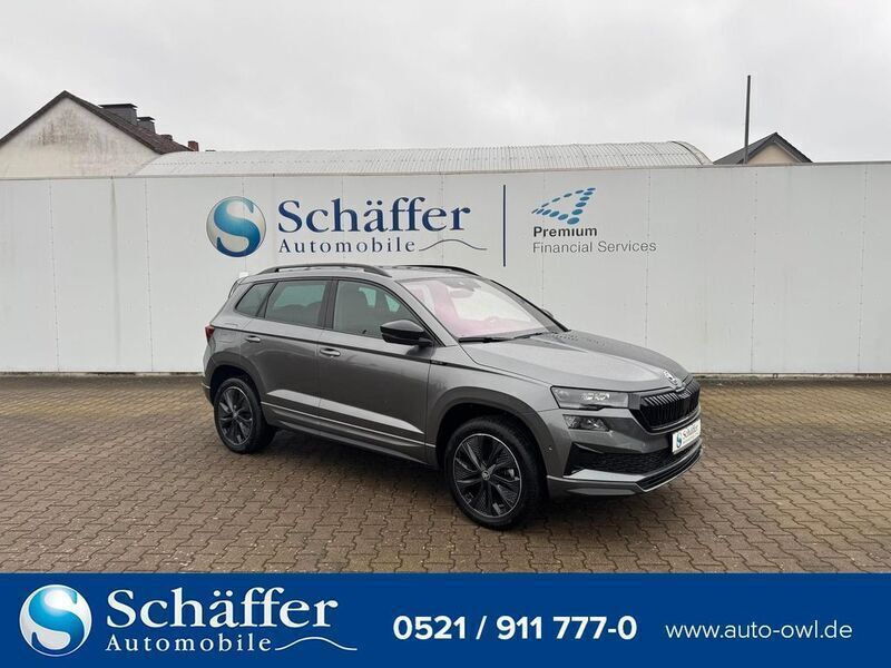 Graphitegrau metallic Neu 2024 Skoda Karoq SportLine SUV | 37.990 € (Fairer Preis) - Bild 1/4
