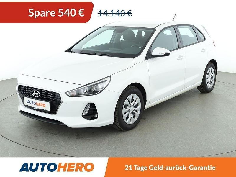 Weiß Gebraucht 2018 Hyundai i30 Select Limousine | 13.290 € (Fairer Preis) - Bild 1/3