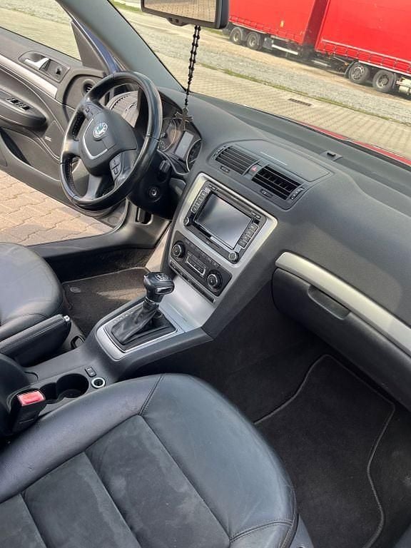 Gebraucht Skoda Octavia Elegance 160 PS (117 kW) 2011 Kombi