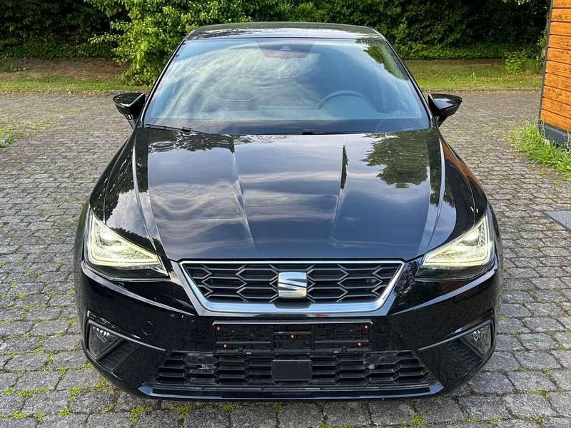 Schwarz Gebraucht 2024 Seat Ibiza Limousine | 16.000 € (Superpreis) - Bild 1/4