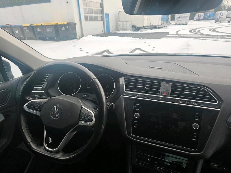 Gebraucht VW Tiguan Allstar 150 PS (110 kW) 2021 Schwarz SUV