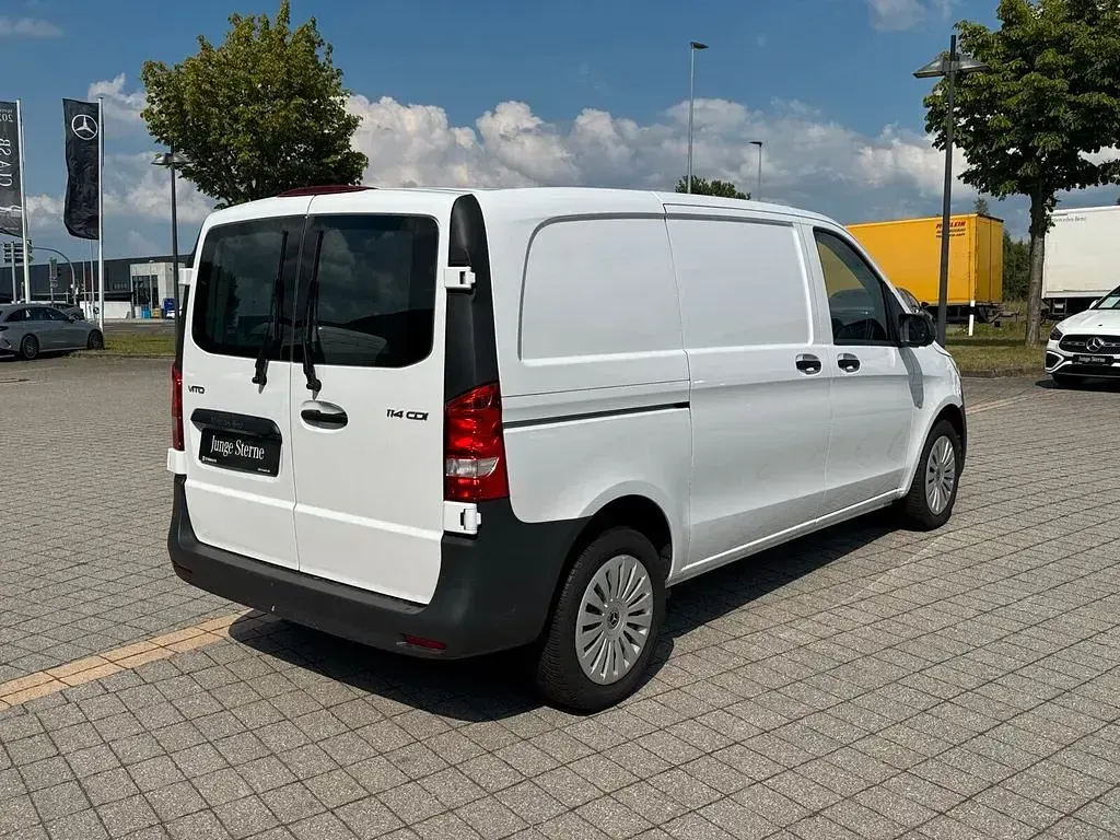 Gebraucht Mercedes Vito 136 PS (100 kW) 2024 Arktikweiß Van
