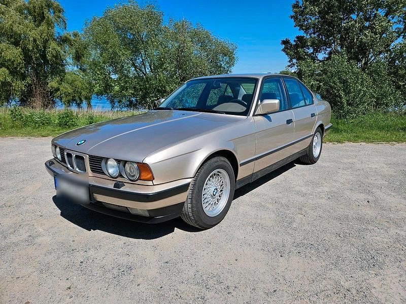 Gold Gebraucht 1992 BMW 525 Limousine | 4.900 € - Bild 1/4